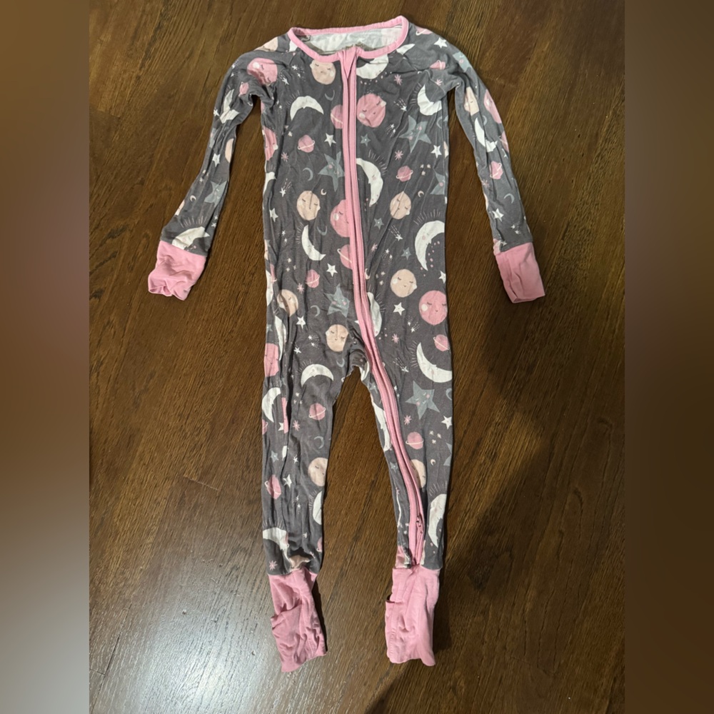 Little sleepies pink starts and moons 2T zip up